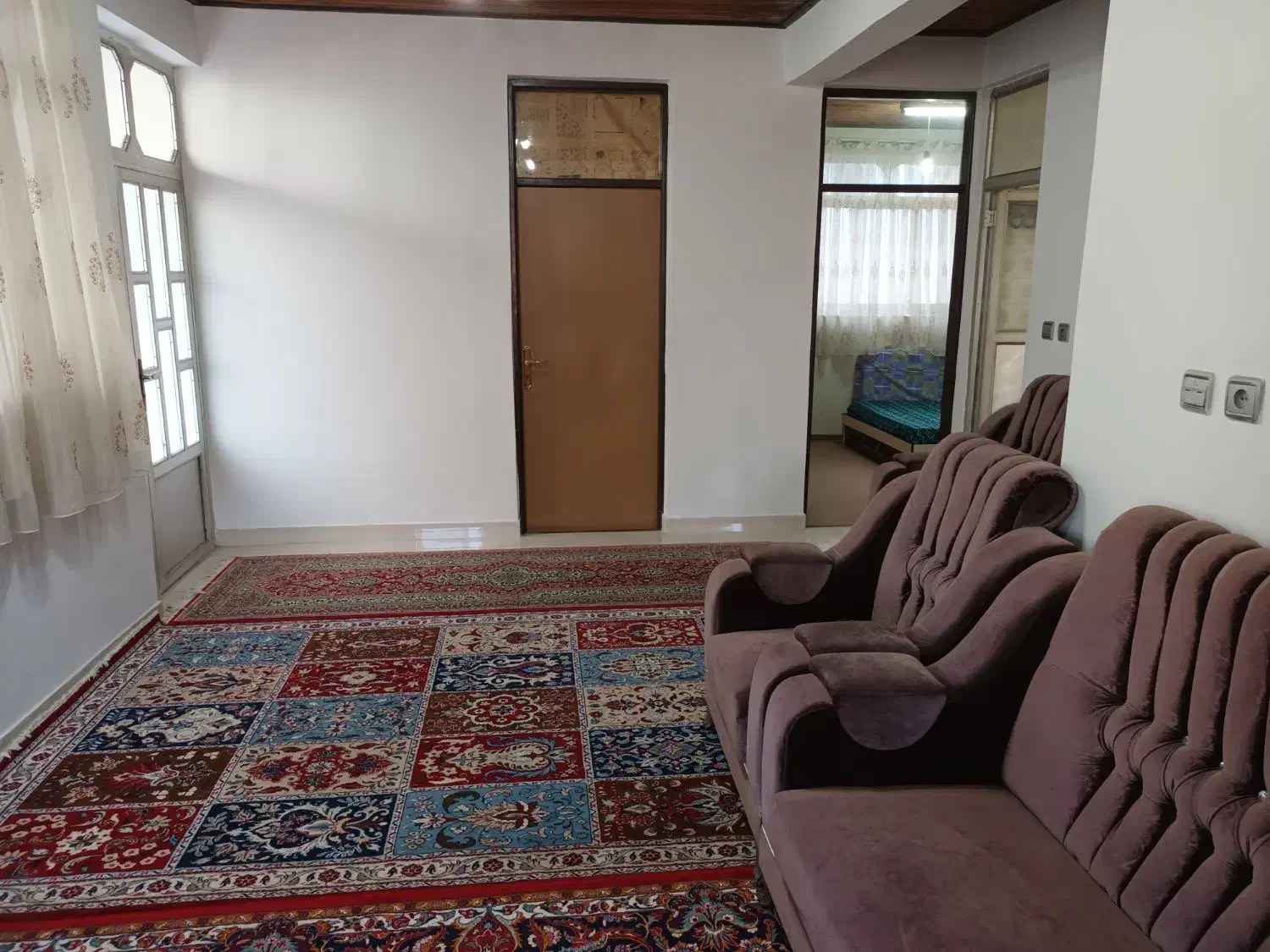 ویلای دربست خیلی تمیزدارای حیاط وپارکینگ|اجارهٔ کوتاه‌مدت ویلا و باغ|بندر انزلی, معلم|دیوار