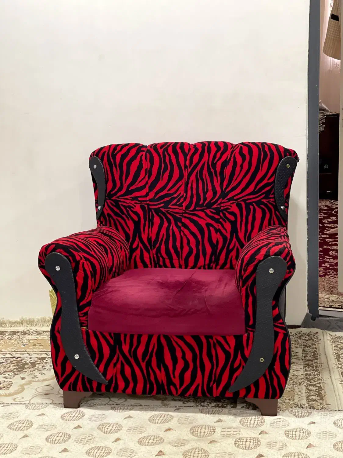 مبل ۷ نفره|مبلمان خانگی و میز عسلی|تولم شهر, |دیوار