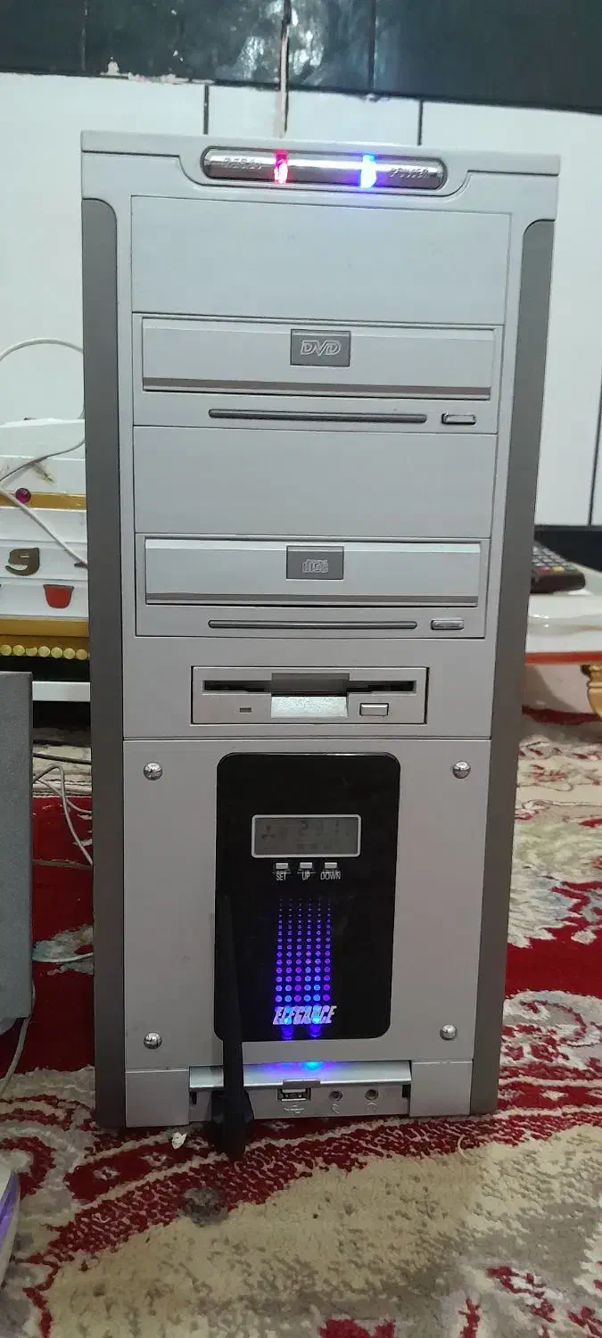 کیس و مانیتور و بلندگو|رایانه رومیزی|اهواز, کوی علوی|دیوار