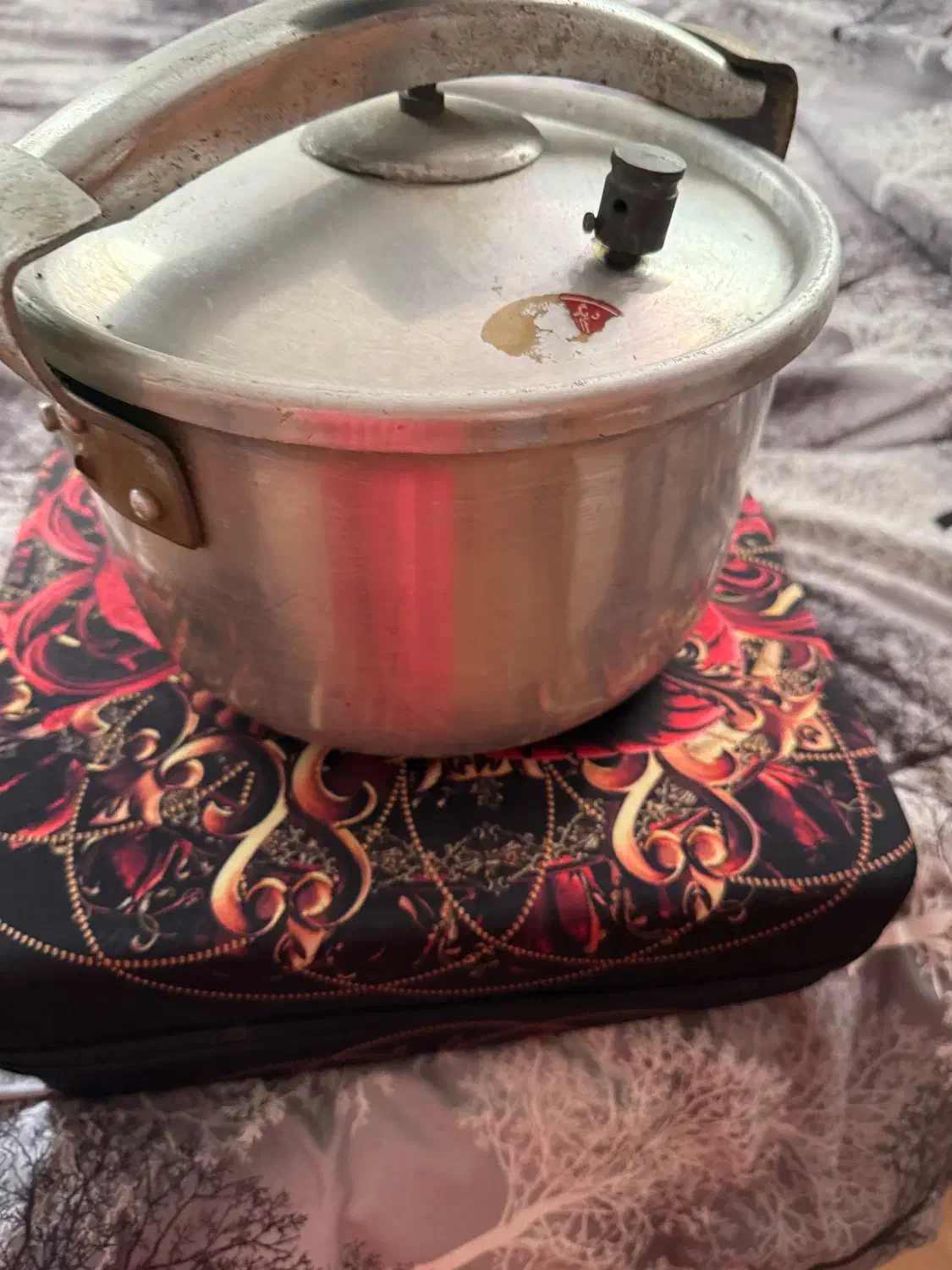 زودپز|ظروف پختوپز|رشت, چله خانه|دیوار