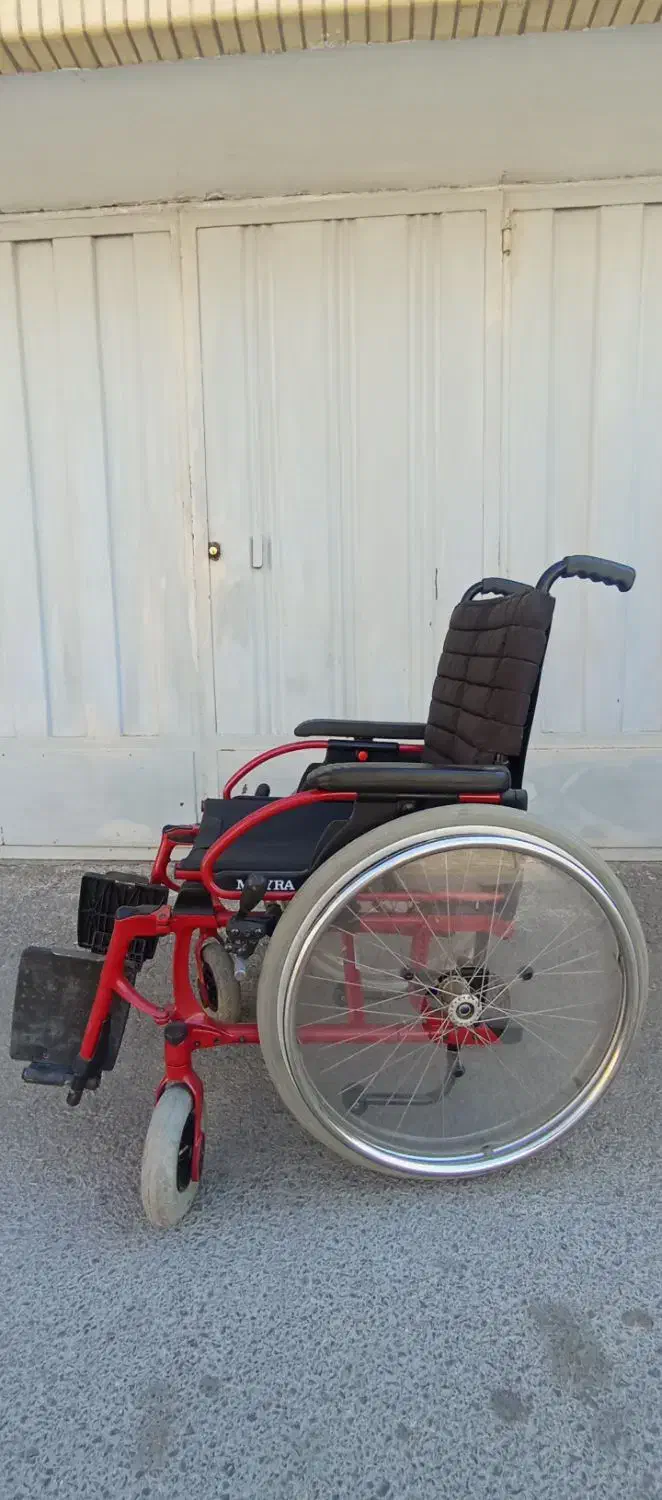 ویلچرهای ایرانی و خارجی برقی و دستی|آرایشی، بهداشتی، درمانی|خمینیشهر, |دیوار