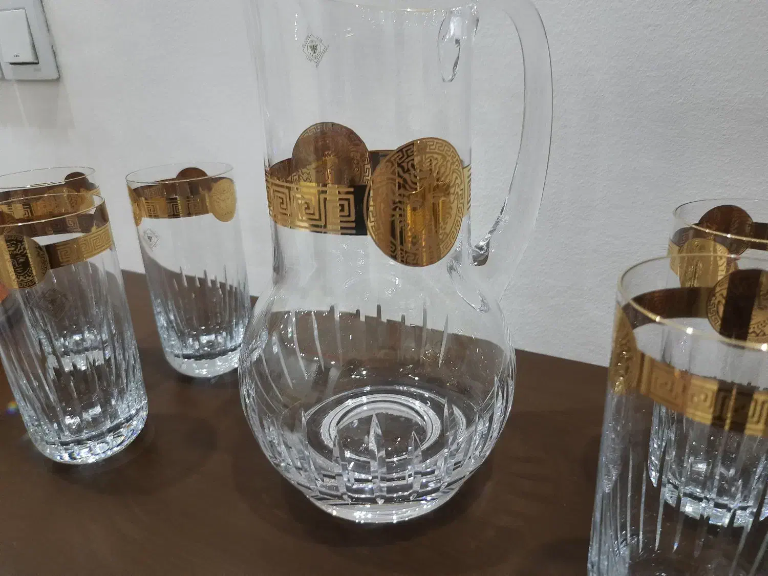 پارچ و لیوان کریستال چک طلا کوب|ظروف سرو و پذیرایی|گرمدره, |دیوار