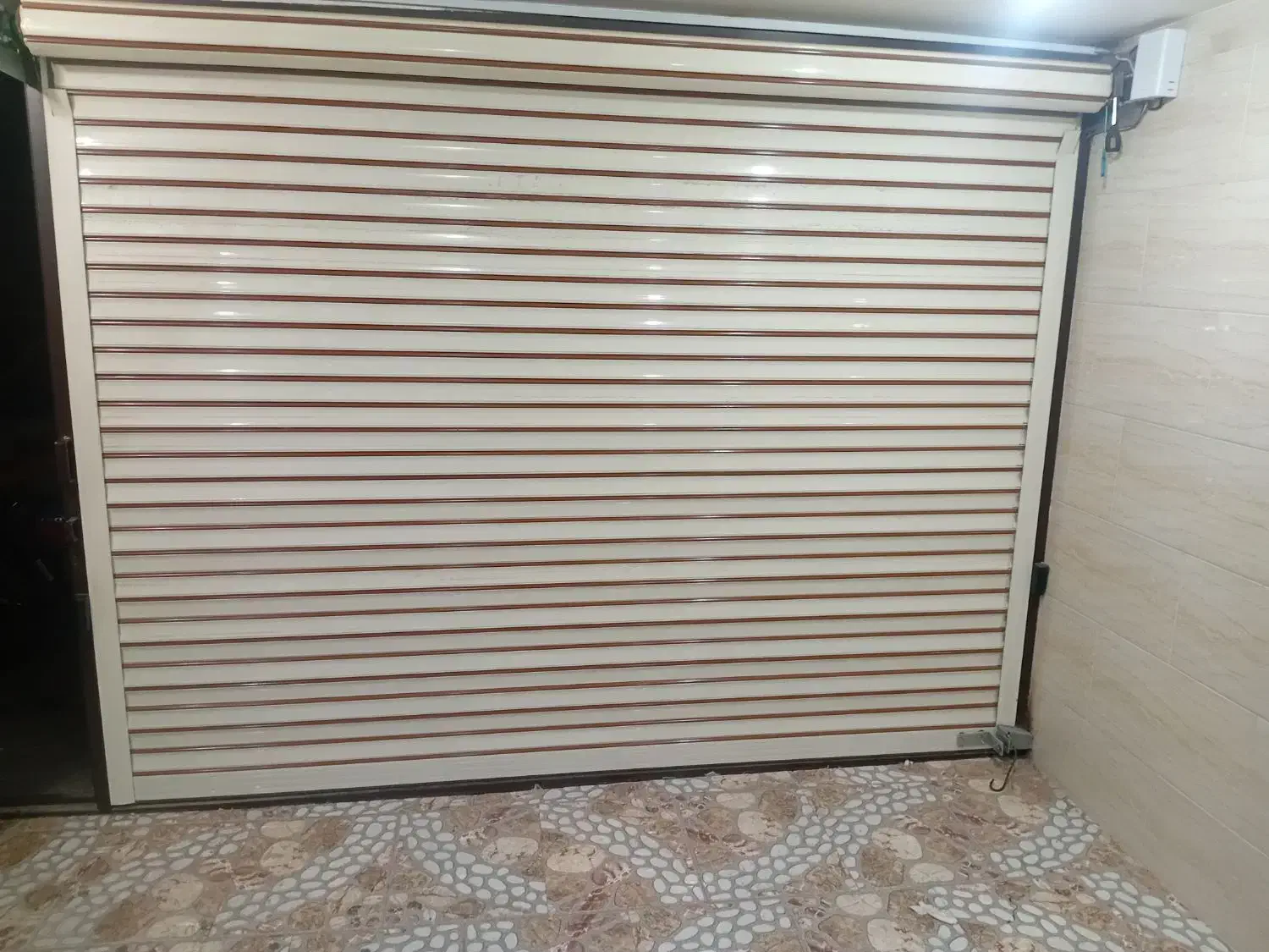 درب پارکینگ کرکره ای|مصالح و تجهیزات ساختمان|کاشان, باغ ماجد|دیوار