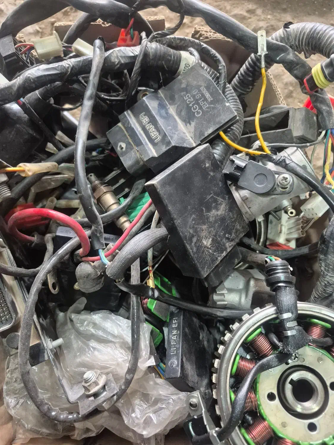 لوازم استوک موتورسیکلت هندا کاربراتور و انژکتور|قطعات یدکی و لوازم جانبی|فلاورجان, |دیوار