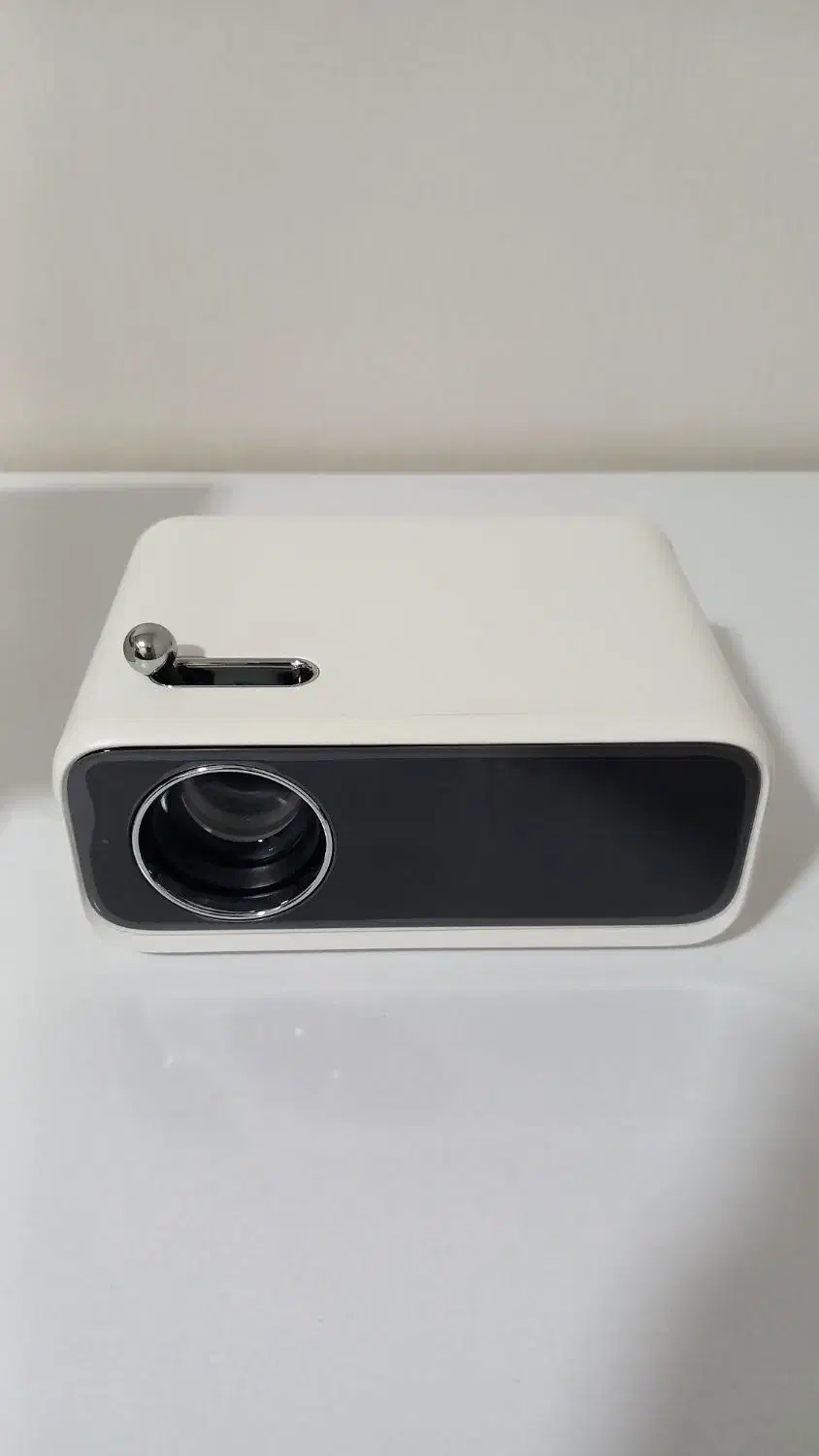 پروژکتور wanbo mini pro|تلویزیون و پروژکتور|قم, پردیسان|دیوار