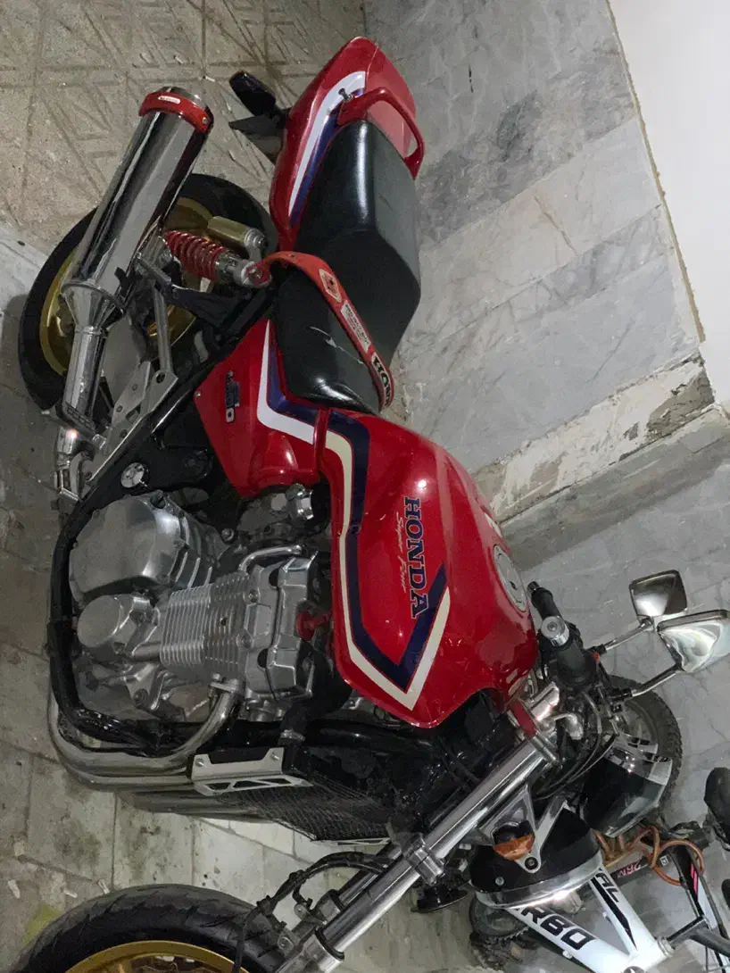 Cb1300 model 2002|موتورسیکلت|مشهد, دانشجو|دیوار