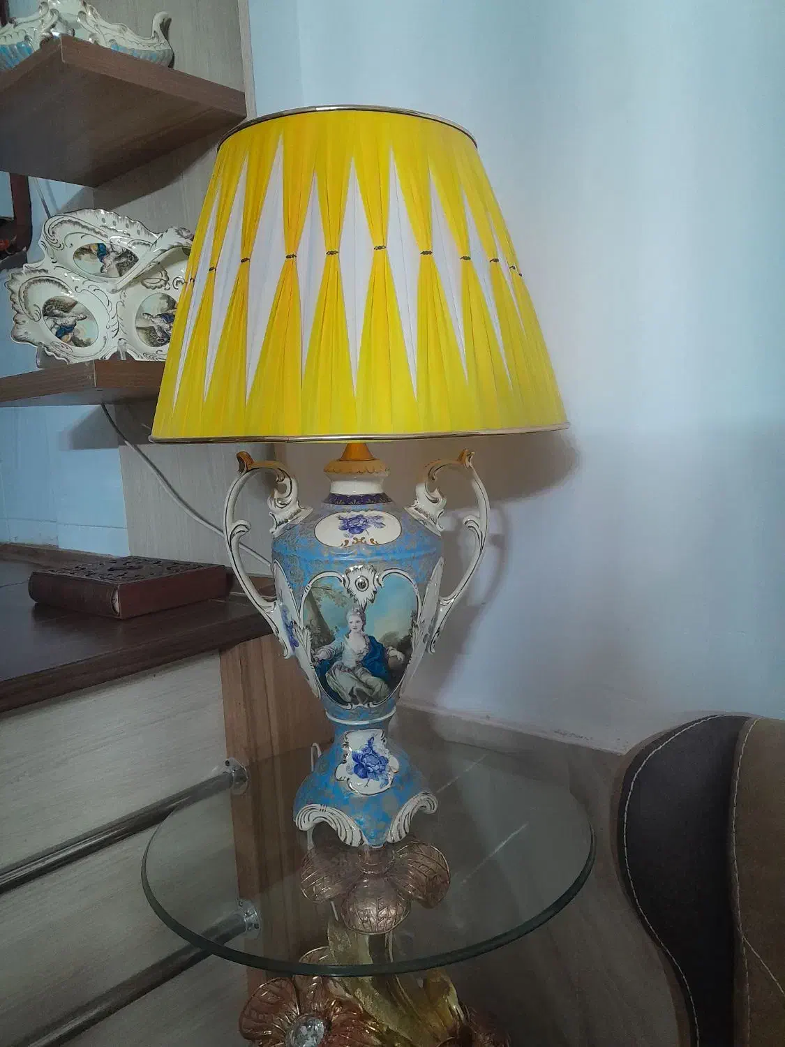 آباژور چینی الیزابت|چراغ خواب و آباژور|مشهد, ایثارگران|دیوار