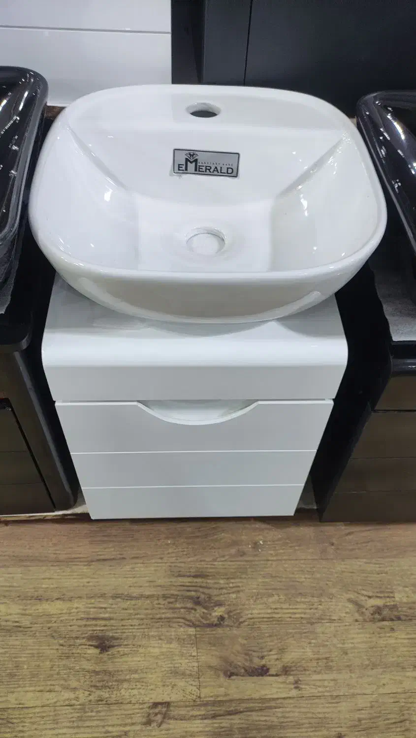 روشویی دیواری اقتصادی ۳۵×۳۵|لوازم سرویس بهداشتی|لاهیجان, گلستان|دیوار