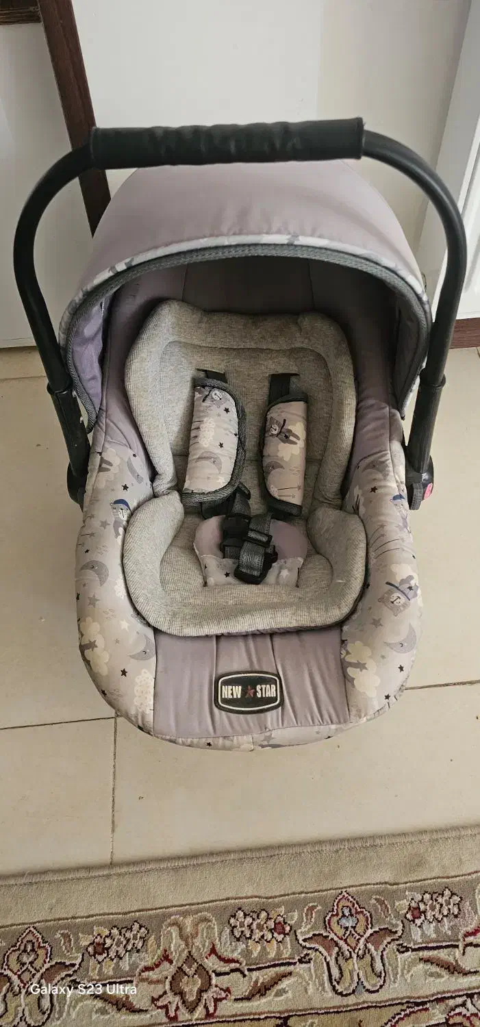 صندلی ماشین الیت و کریر|تخت و صندلی بچه|شیراز, شهرک فرهنگیان|دیوار