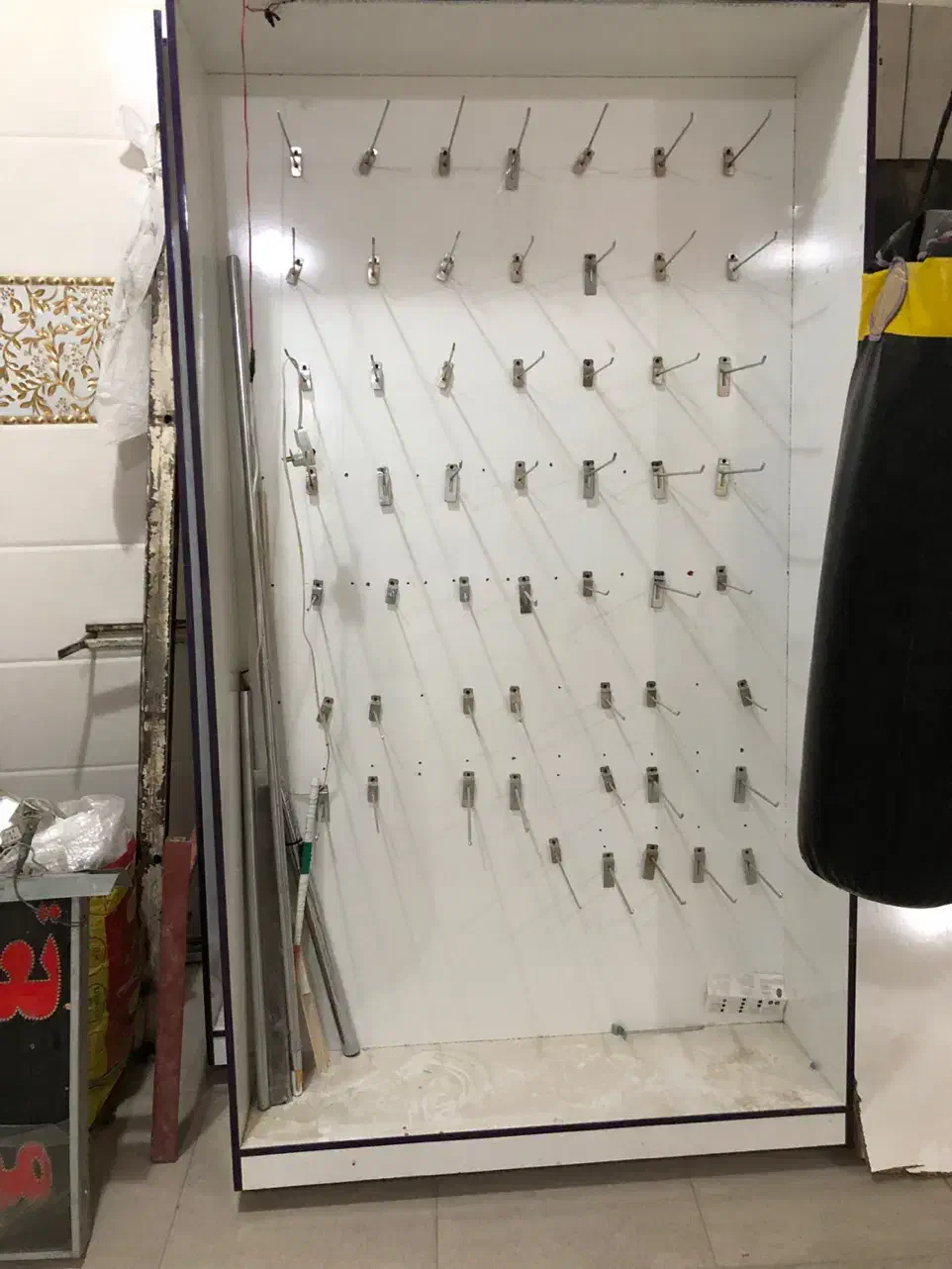 ویترین و میزکار و صندلی|دفتر کار|شهرکرد, |دیوار