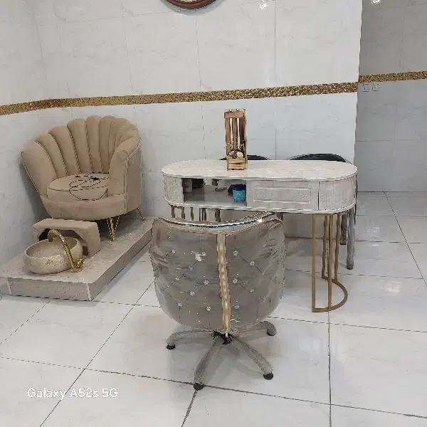 کرایه صندلی ناخن و مژه|خدمات آرایشگری و زیبایی|خسروشاه, |دیوار