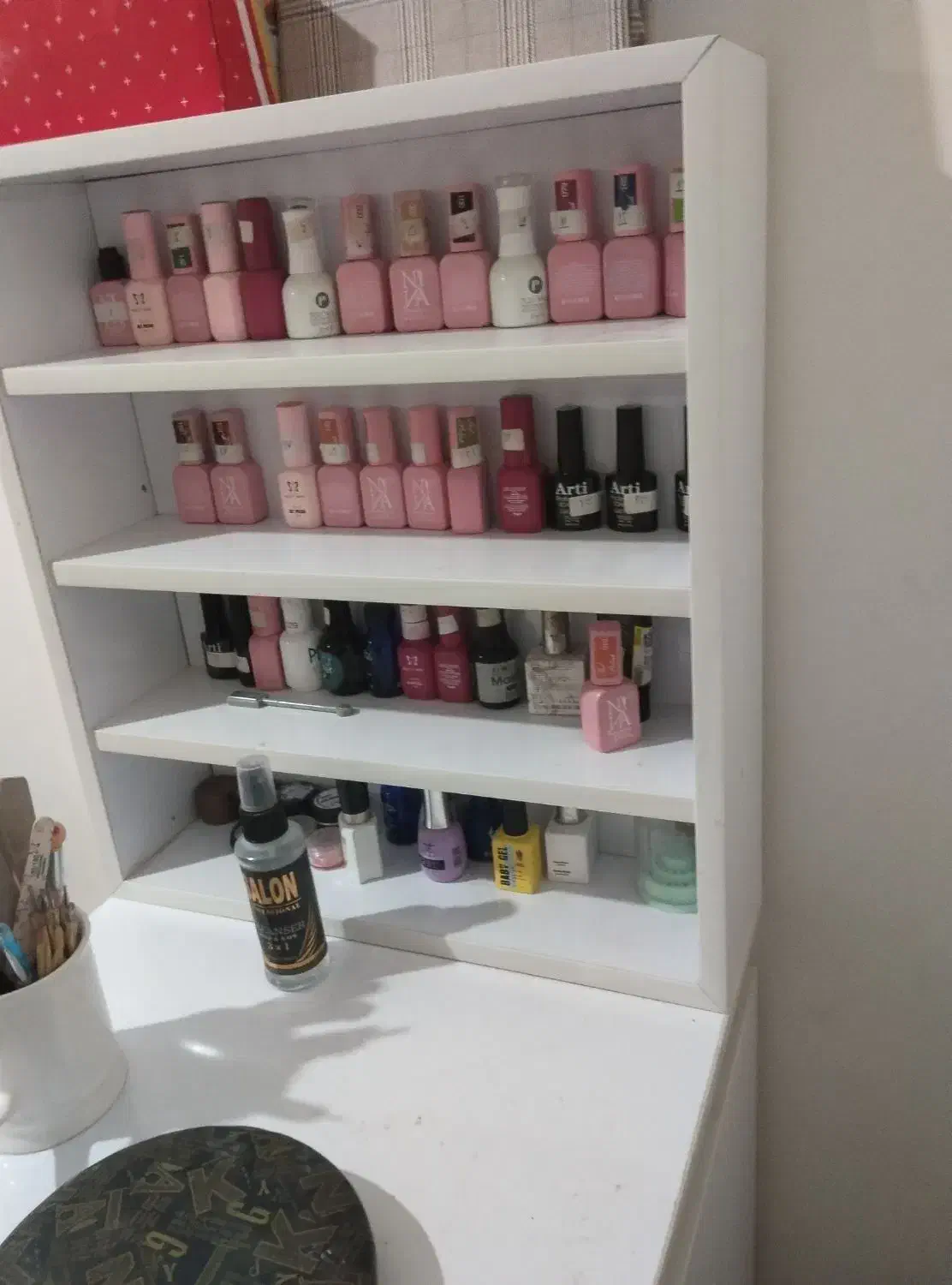 فروش وسایل کاشت ناخن با میز بصورت یک جا|آرایشگاه و سالن‌های زیبایی|عنبرآباد, |دیوار