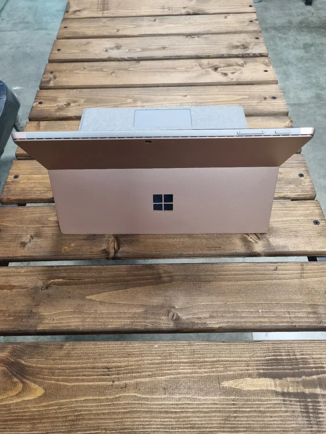 Surface Pro5 رز گل در حد آکبند با کارتن|رایانه همراه|کرج, اصفهانی‌ها|دیوار
