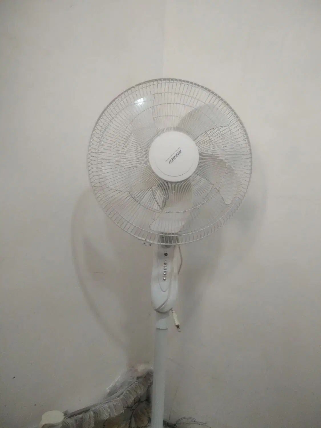 پنکه در حدنو|پنکه و تصفیهکنندهٔ هوا|خرمآباد, |دیوار