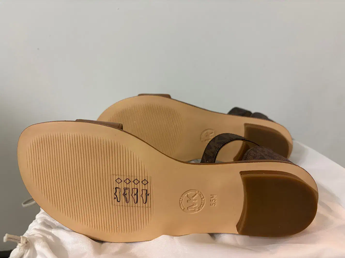 صندل مارک Michael Kors سایز ۳۶تا۳۷|کیف، کفش، کمربند|شیراز, بعثت|دیوار