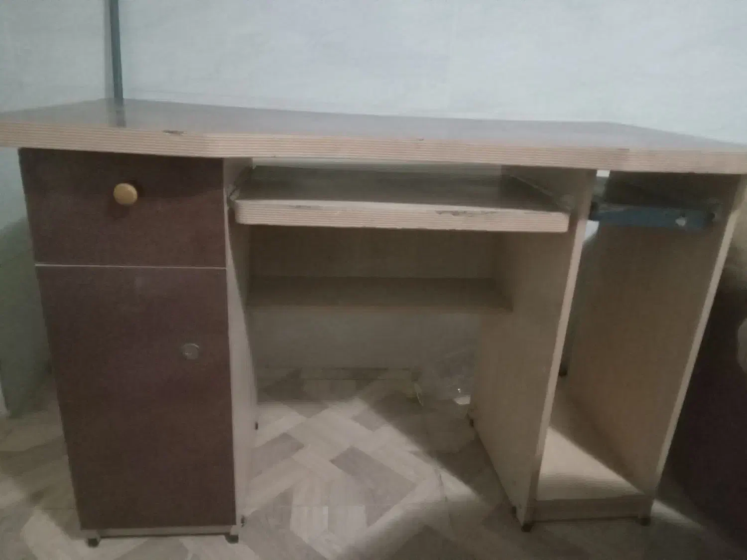 فروش میز کامپیوتر سالم و تمیز|میز تحریر و کامپیوتر|نجف‌آباد, طالقانی|دیوار