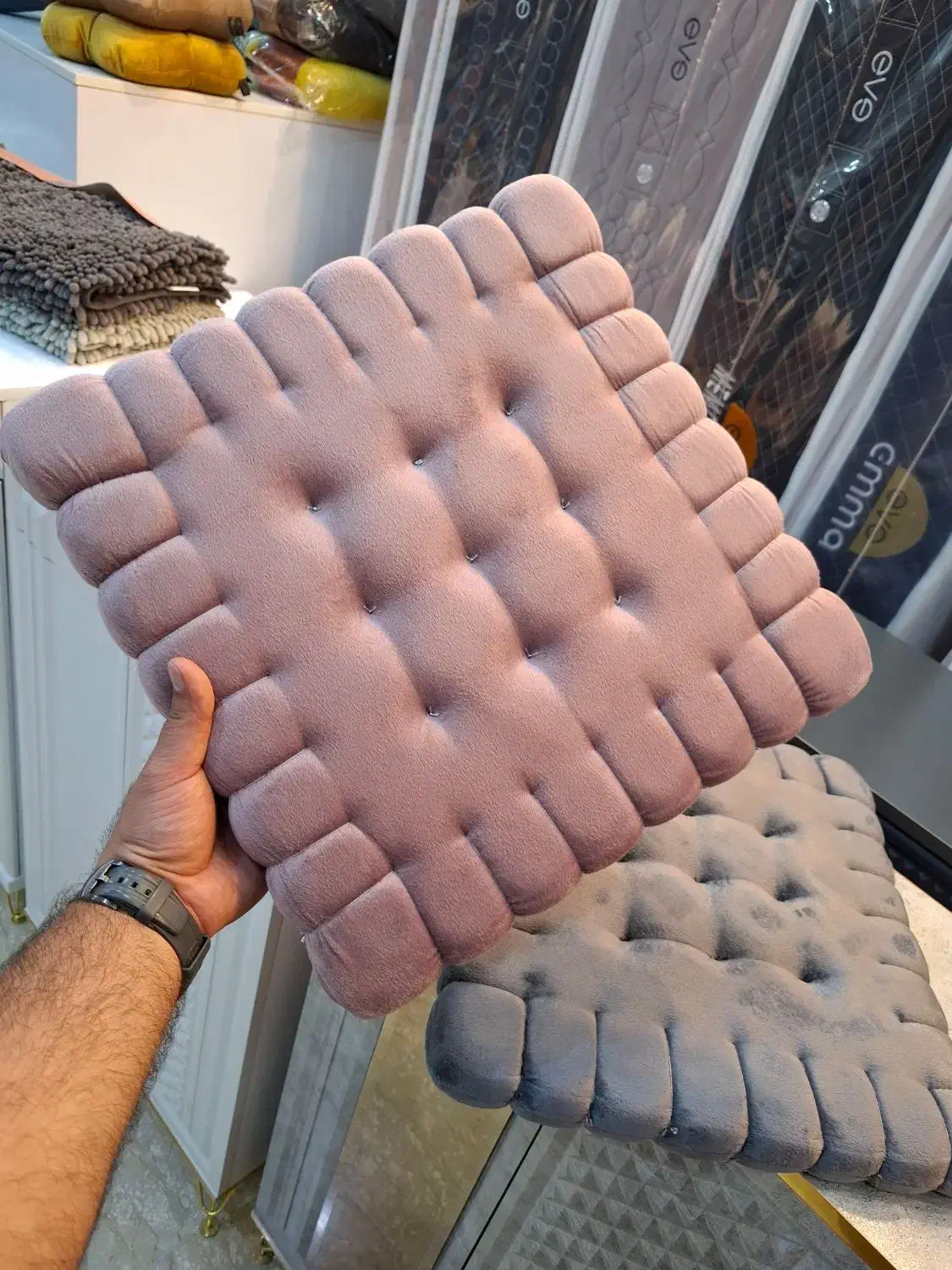 پد نشیمن بیسکوئیتی|رختخواب، بالش، پتو|محلات, |دیوار