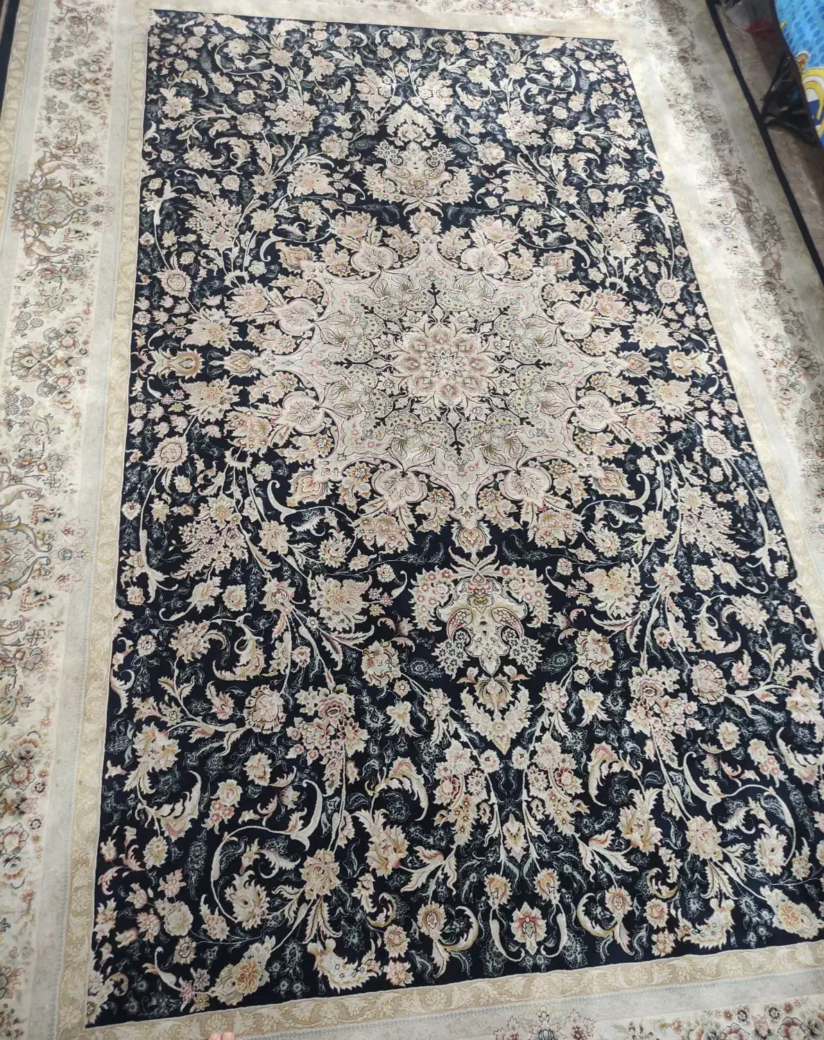 فرش ۶ متری و تو راهرویی و دو عدد پادری|فرش|اهواز, فولادشهر|دیوار