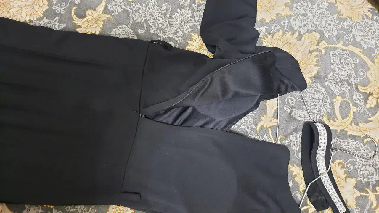 لباس مجلسی|لباس|ری, جوانمرد قصاب|دیوار