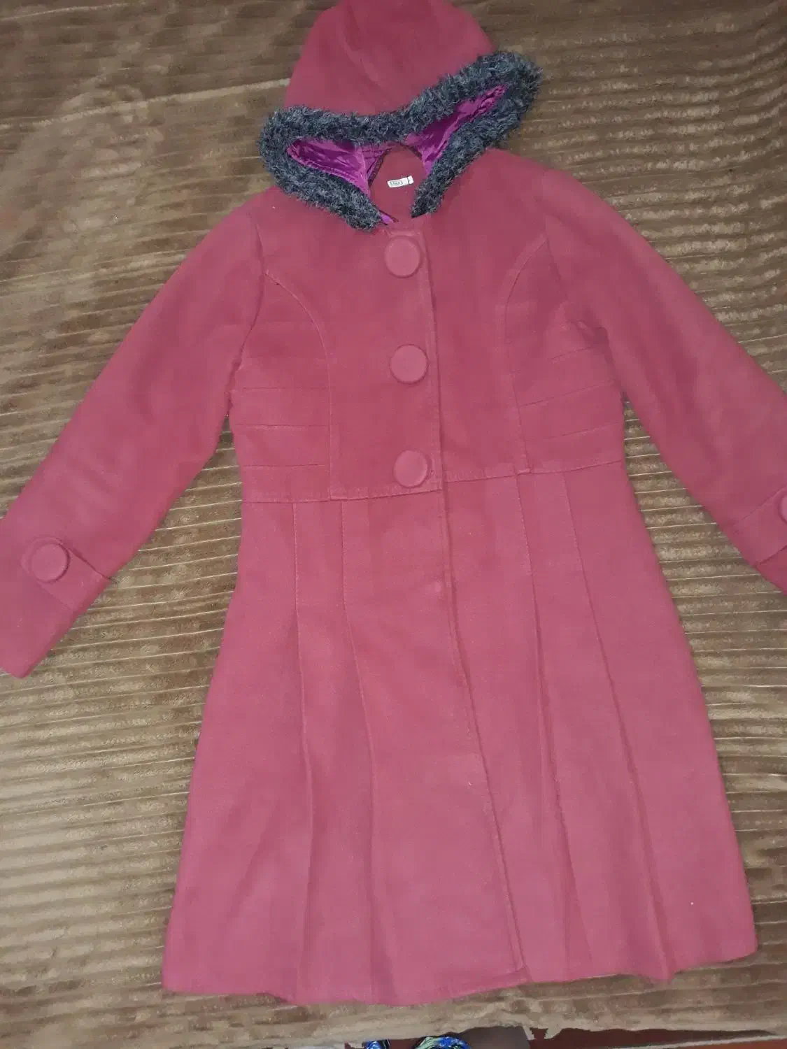 ِلباس در حد نو|لباس|ایوان, |دیوار