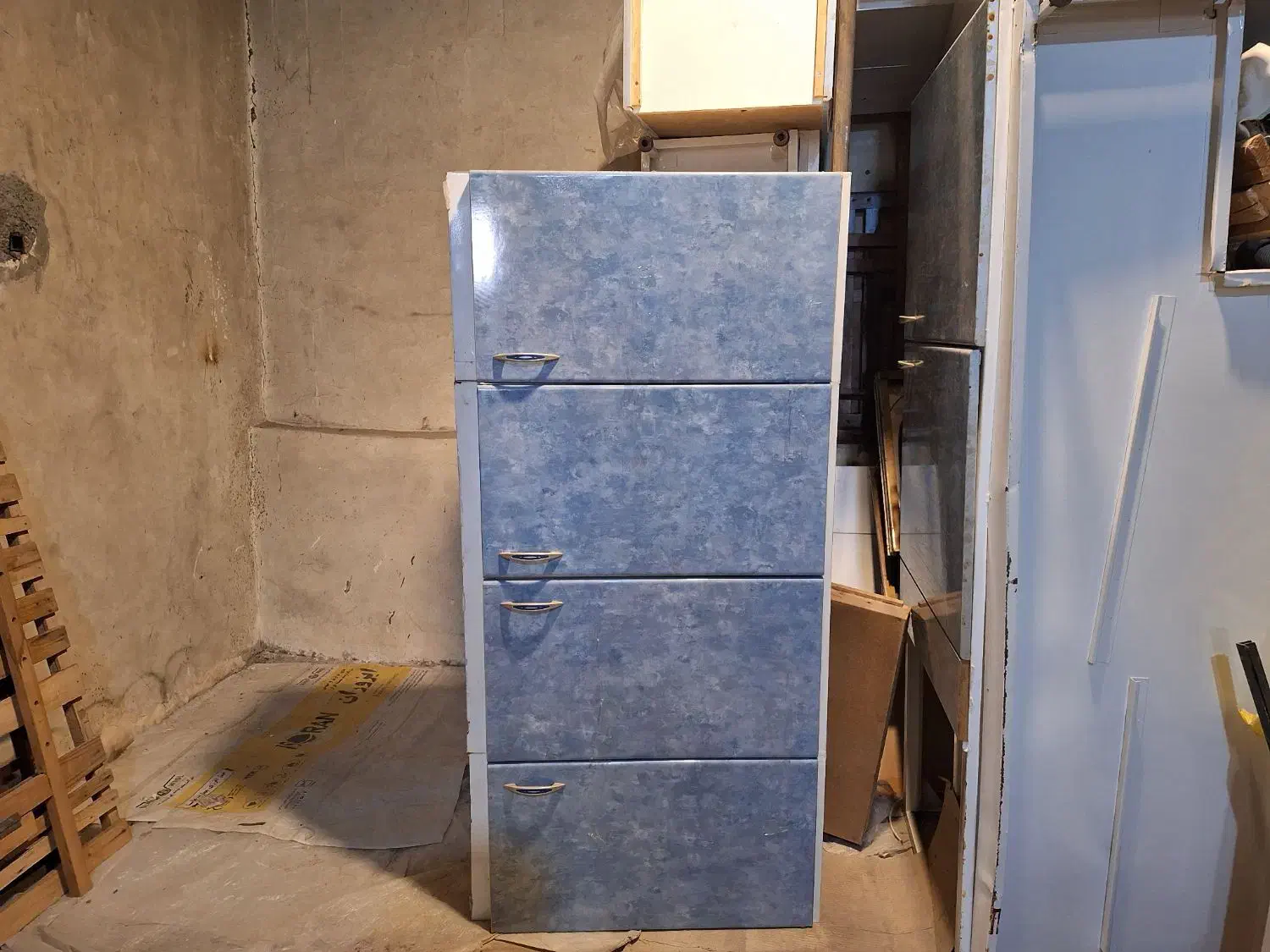 کابینت حدود۱۲مترنوبدنه فلز درب ام دی اف|مصالح و تجهیزات ساختمان|اصفهان, عسگریه|دیوار