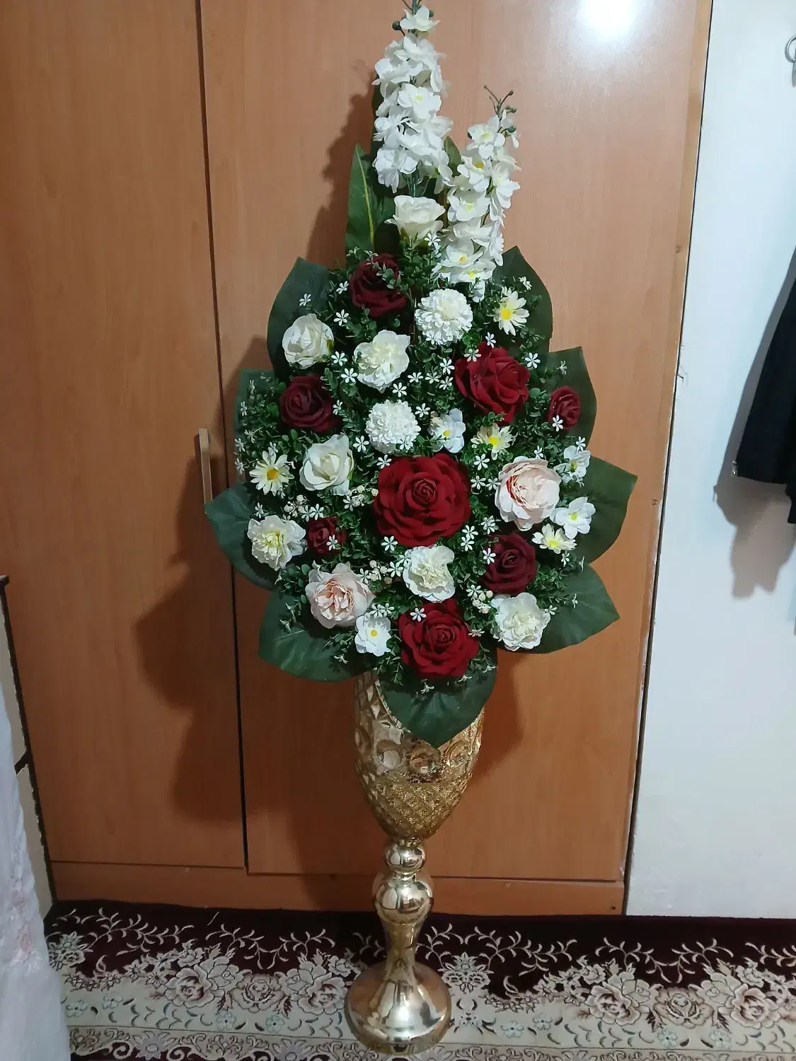 گل کاملا سالم و نو|گل مصنوعی|تربتحیدریه, اندیشه|دیوار