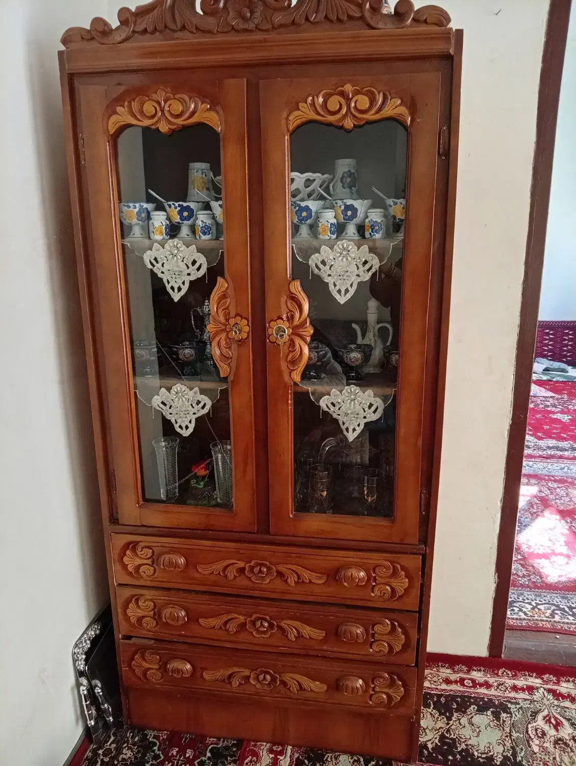 یک دست مبل و یه دونه بوفه|مبلمان خانگی و میز عسلی|سهند, |دیوار