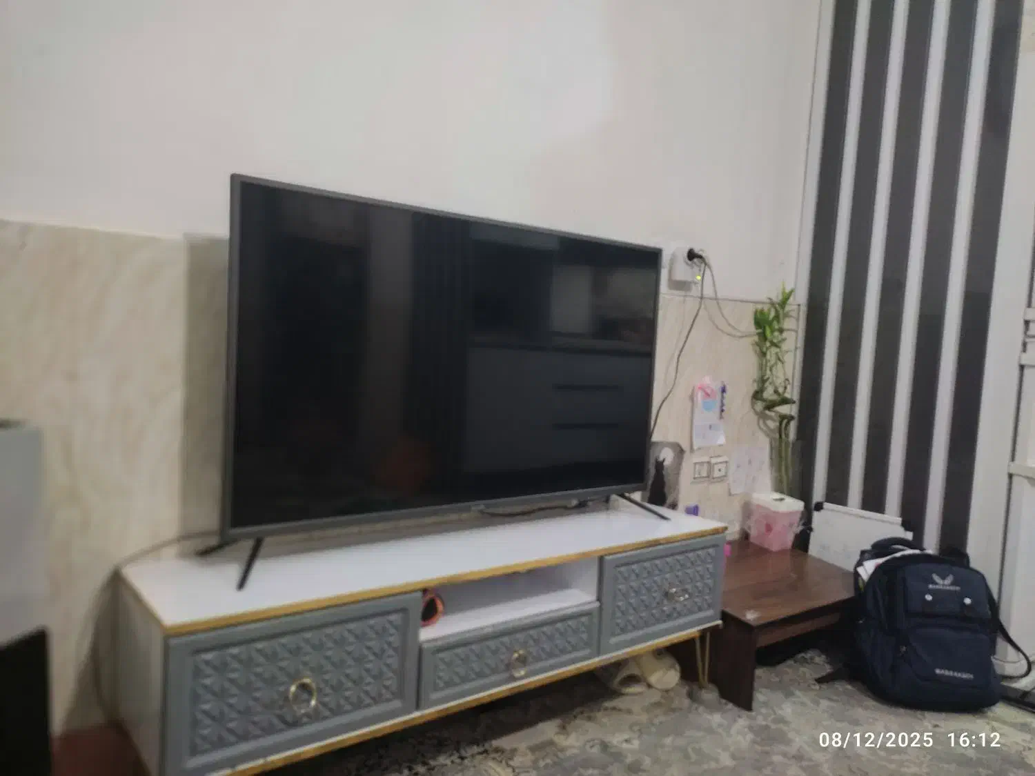 میز تلویزیون|میز تلویزیون|قم, قلعه کامکار|دیوار