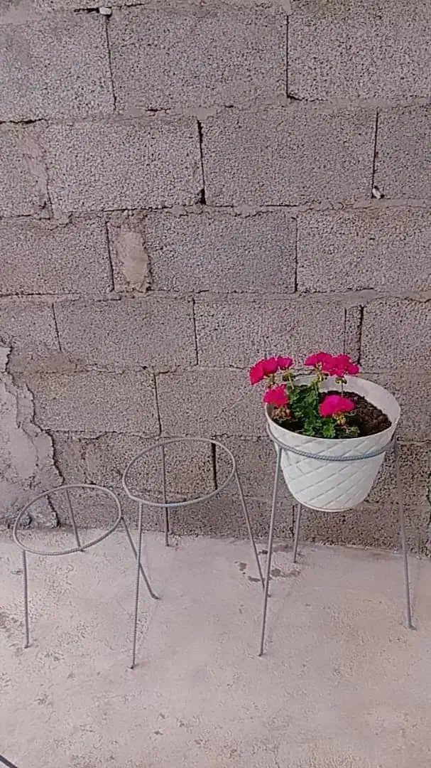 پایه گلدان و شلنگ|صنایع دستی و سایر لوازم تزئینی|کوچصفهان, |دیوار