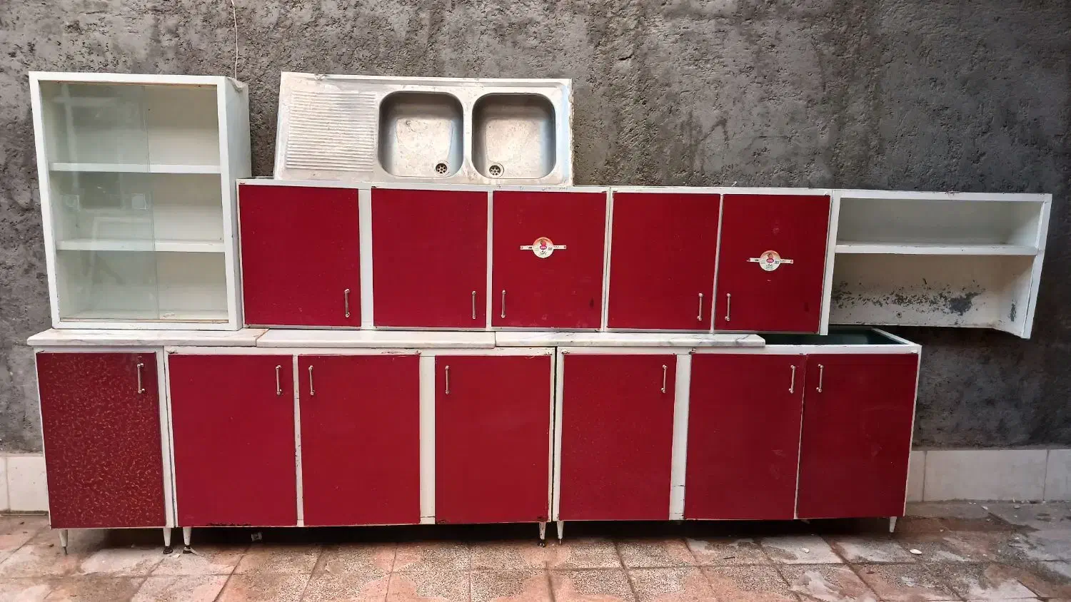 کابینت فلزی دست دوم|مصالح و تجهیزات ساختمان|مهریز, |دیوار