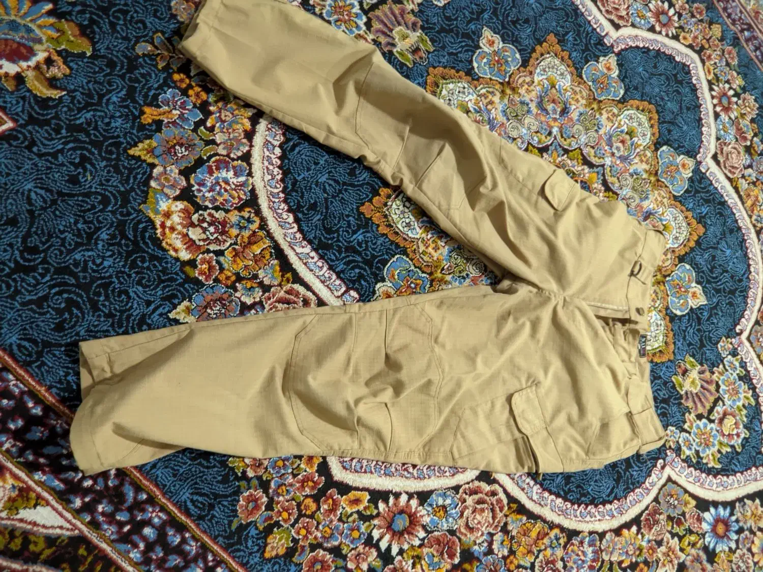 شلوار|لباس|تهران, آهنگ|دیوار