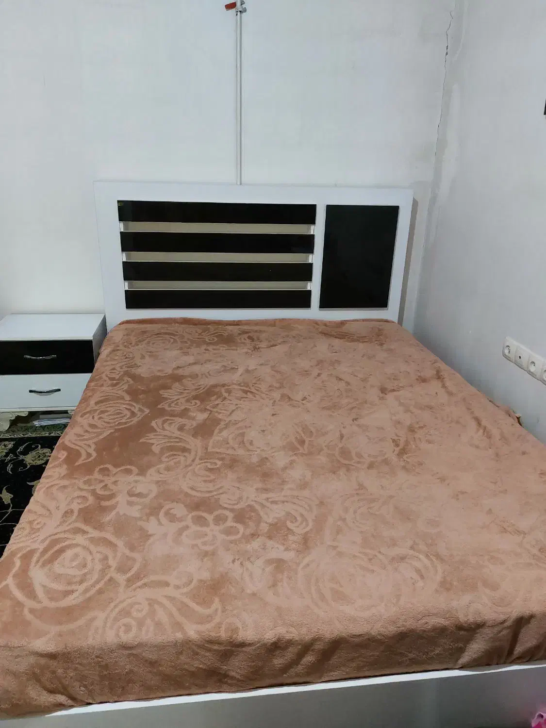 تخت خواب زیبا|تخت و سرویس خواب|کوهدشت, |دیوار