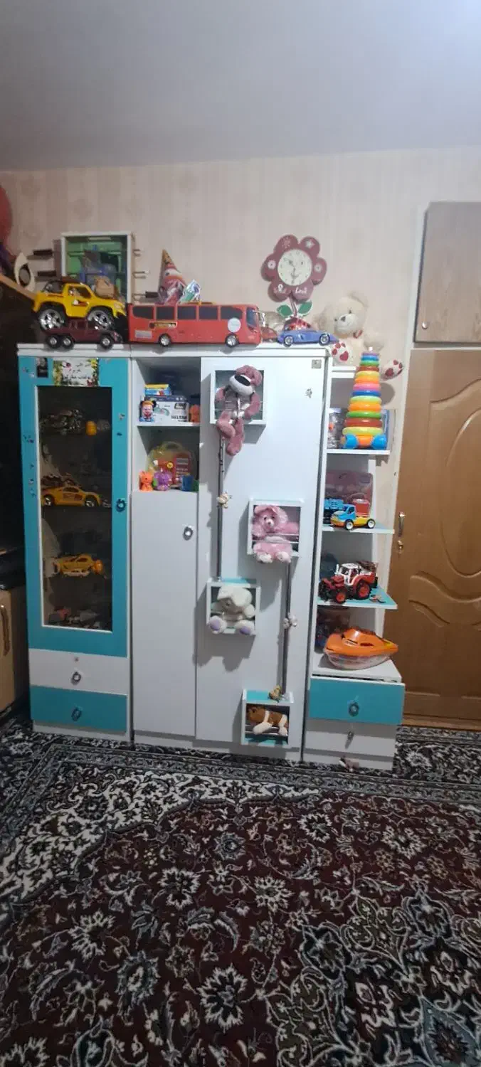 تخت وکمد|تخت و سرویس خواب|آبسرد, |دیوار