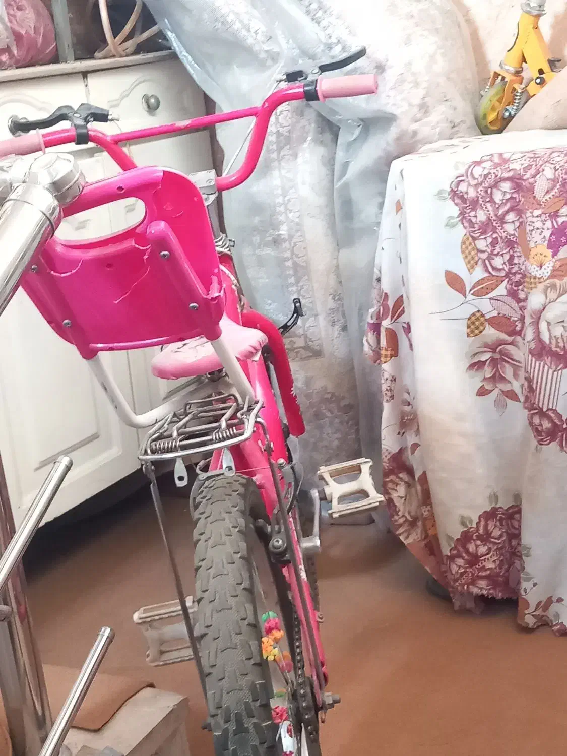 دوچرخه دخترانه سالم تمیز یک ملیونو پنصد هزار|دوچرخه، اسکیت، اسکوتر|نسیم‌شهر, |دیوار