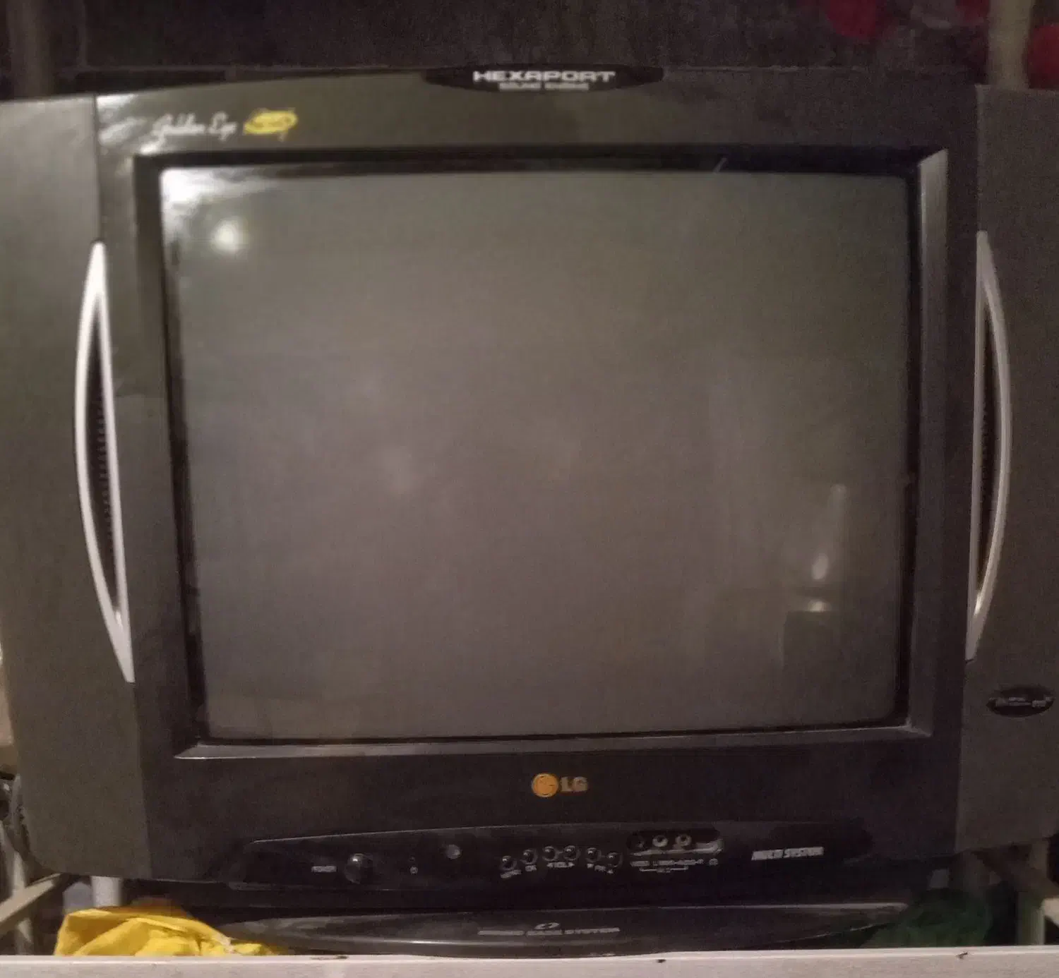 تلویزیون ۲۱اینچ|تلویزیون و پروژکتور|بروجرد, |دیوار