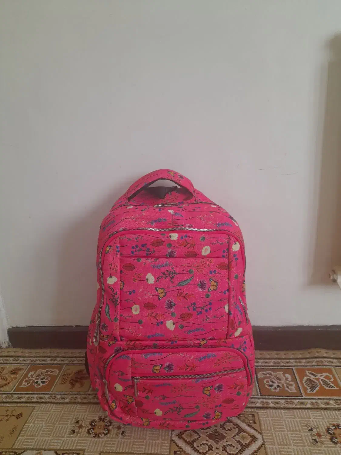 کوله پشتی دخترانه|کیف، کفش، کمربند|پرند, فاز ۶|دیوار