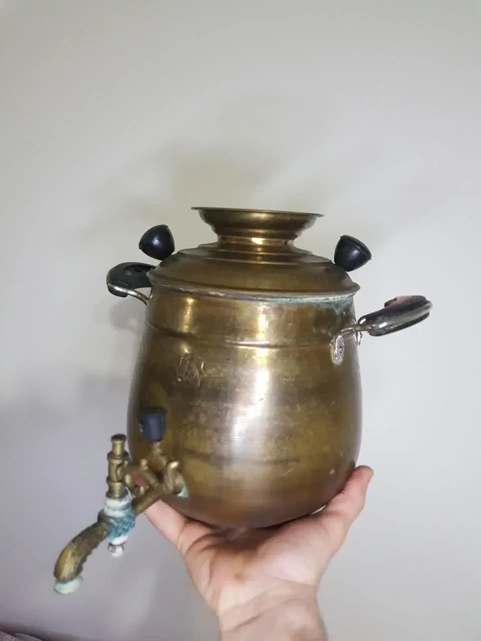 کتری شیر دار برنجی|قوری، کتری، قهوه‌ساز دستی|رشت, دیانتی|دیوار