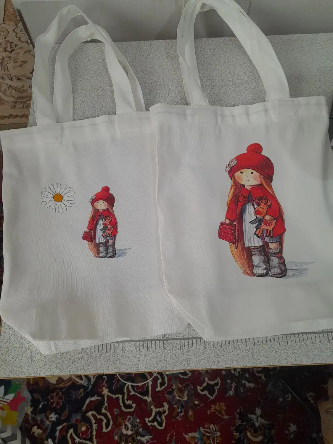 توت بگ|کیف، کفش، کمربند|شیراز, دست خضر|دیوار