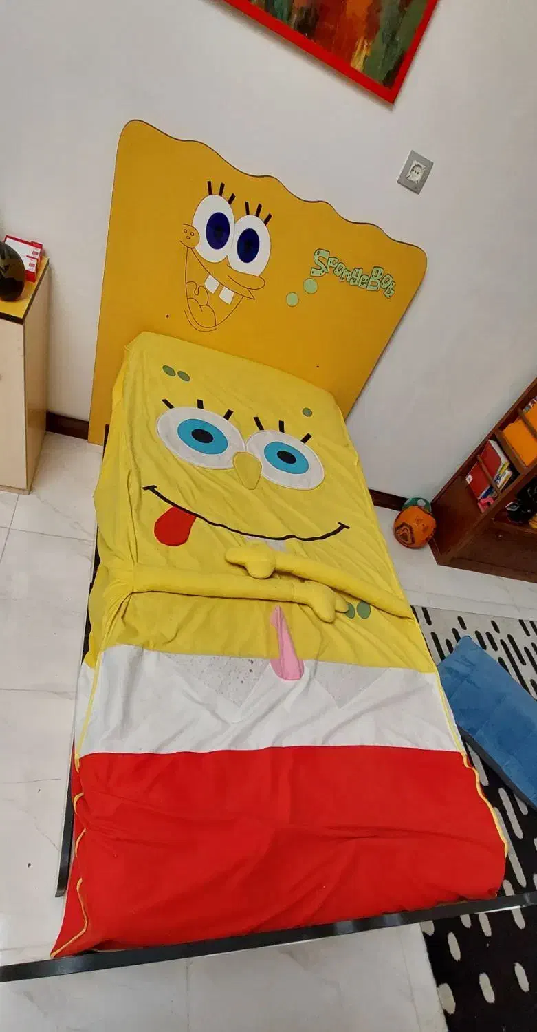 تخت نوجوان . کمد .ویترین|تخت و سرویس خواب|شیراز, دست خضر|دیوار