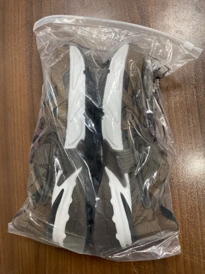 کتونی زنونه نایک v2k قهوه یی|کیف، کفش، کمربند|مشهد, استاد یوسفی (شهرک غرب)|دیوار