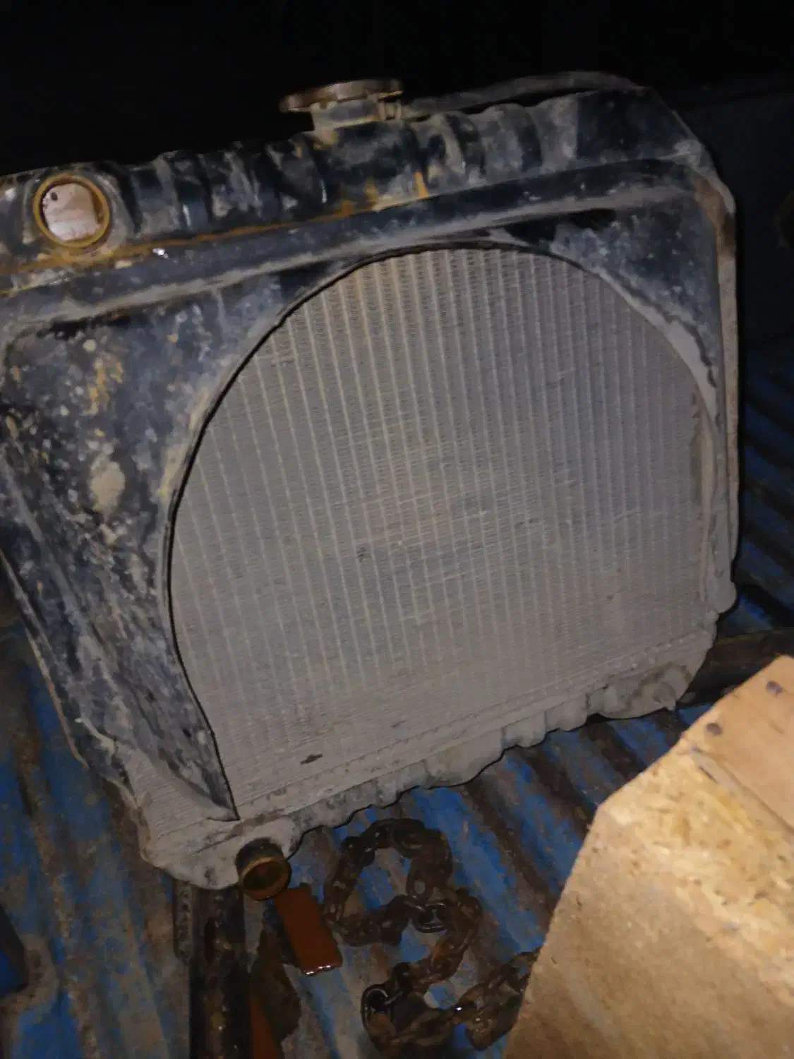 فروش رادیاتور برنجی ۵لول بدون هیچ خرابی سالم سالم|قطعات یدکی و لوازم جانبی|زرگرشهر, |دیوار