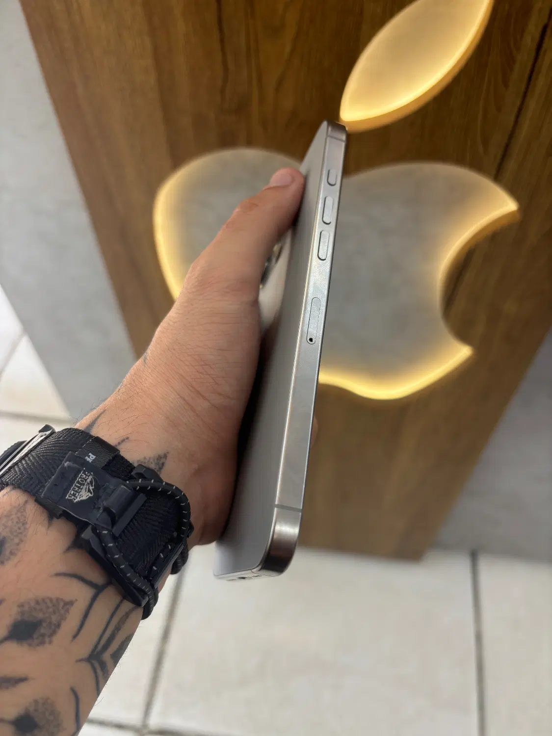 Iphone / آیفون ۱۶ پرو مکس ۲۵۶ گیگ باتری ۹۸|موبایل|اصفهان, احمدآباد|دیوار