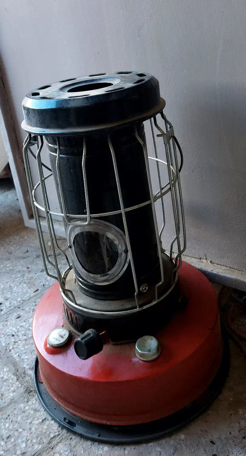 چراغ نفتی|کلکسیون اشیاء عتیقه|بیرجند, |دیوار