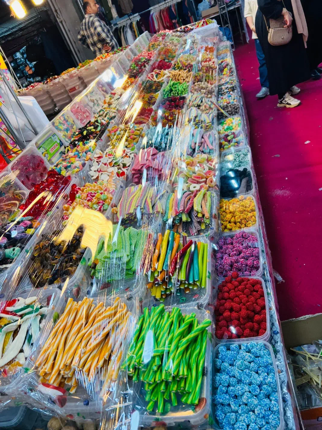 فروشنده خانوم برای نمایشگاه|استخدام بازاریابی و فروش|اسفراین, |دیوار