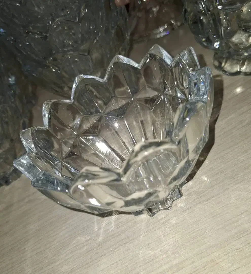 سرویس کریستال ۱۲ نفره و دو قندان و ۳ تا کاسه آش|ظروف سرو و پذیرایی|قرچک, مهدیه|دیوار