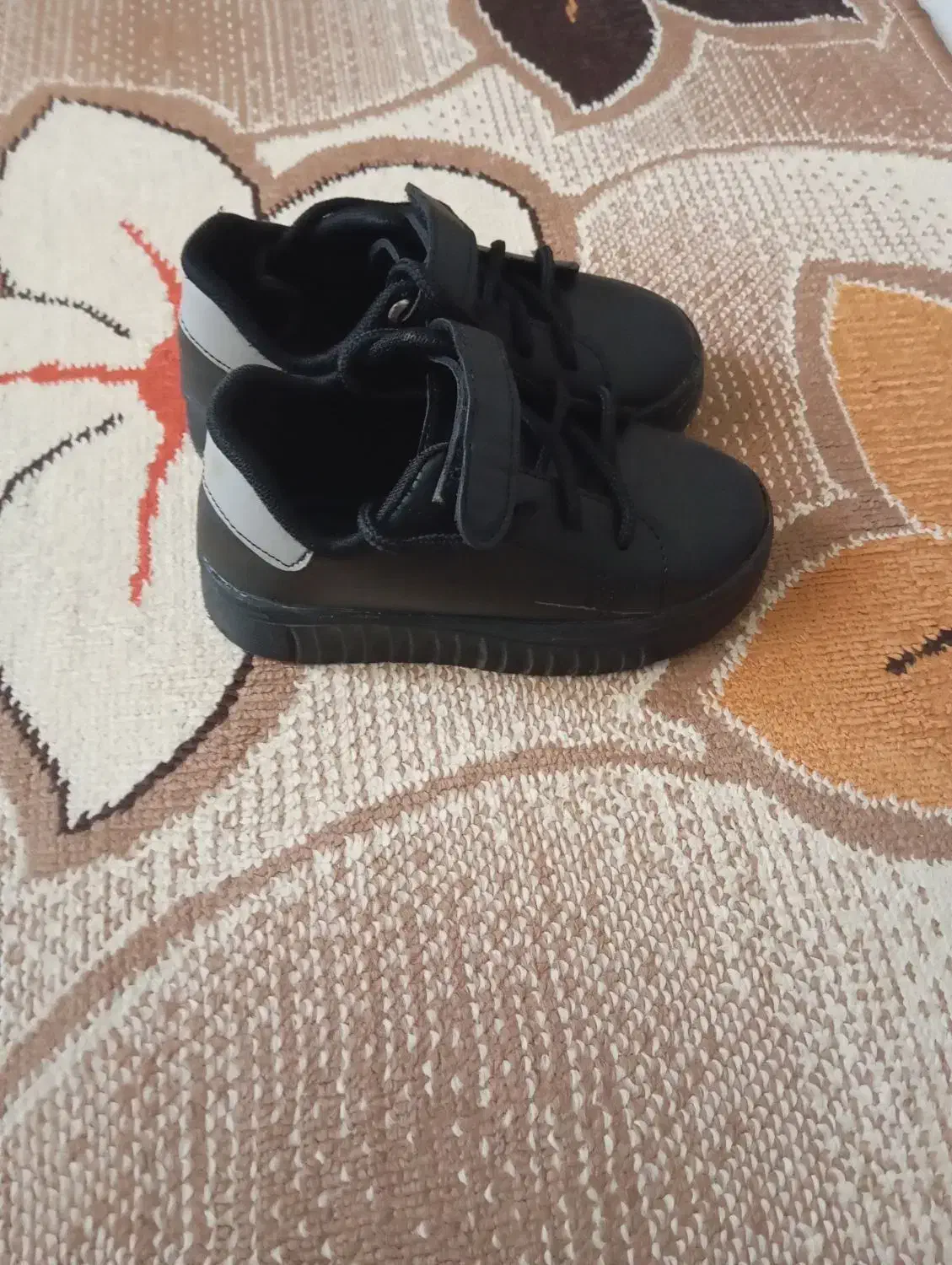 کفش کتونی بچگانه در حد نو سایز 27|کفش و لباس بچه|پاکدشت, شهرک امام رضا|دیوار