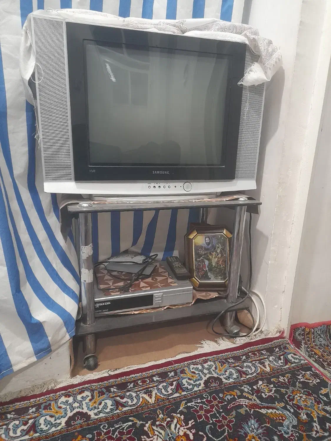 تلوزیون ۲۱ بامیزشیشه ای سامسونگ سالم|تلویزیون و پروژکتور|فسا, |دیوار