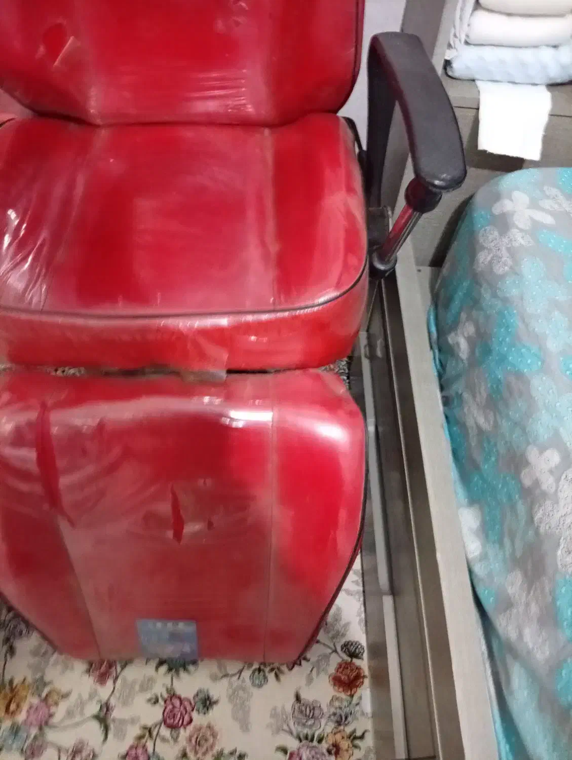 صندلی|صندلی و نیمکت|قدس, شهر‌قدس|دیوار