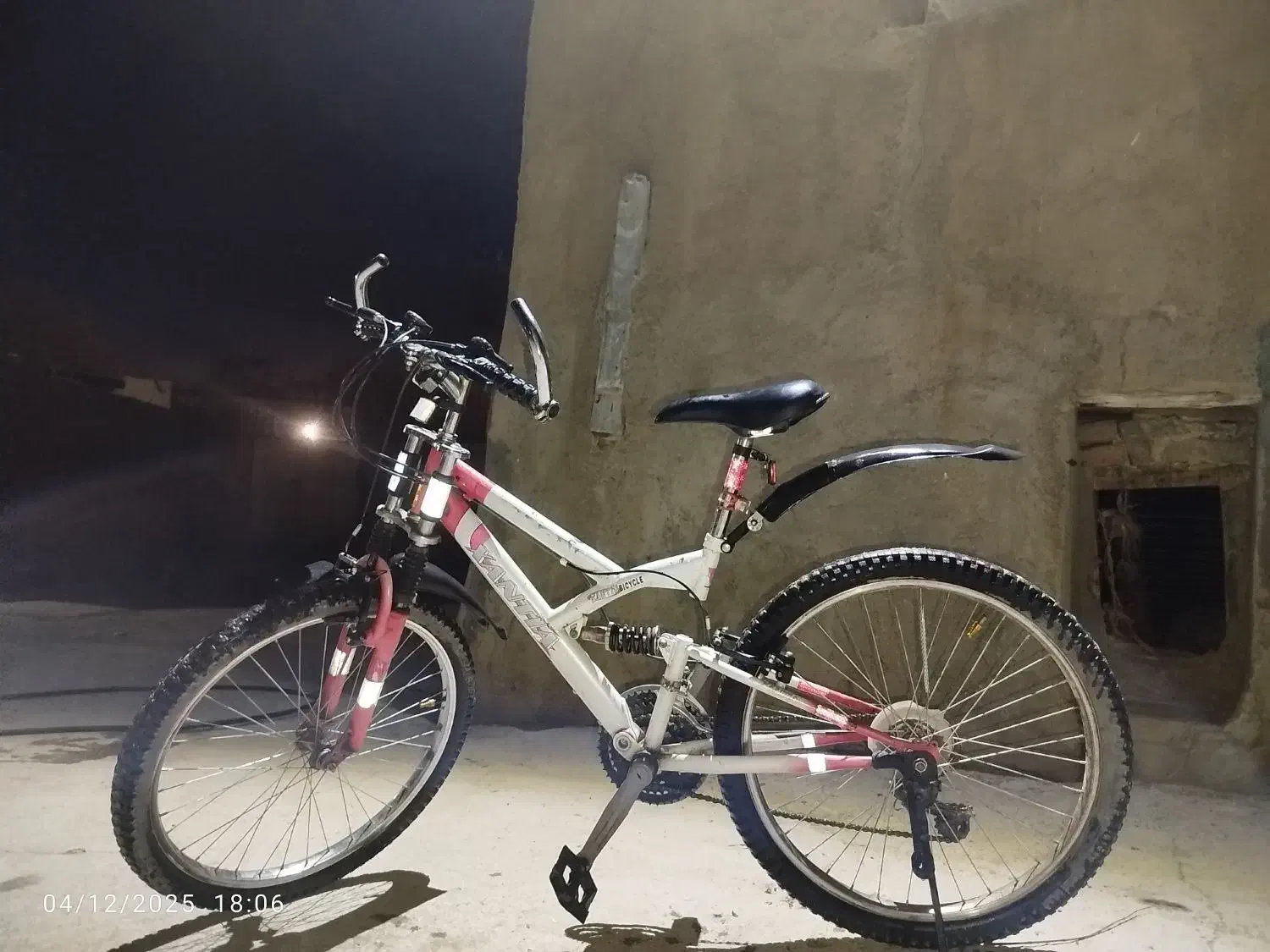 دوچرخه سایز۲۴ تایوانی اصل|دوچرخه، اسکیت، اسکوتر|صحنه, |دیوار