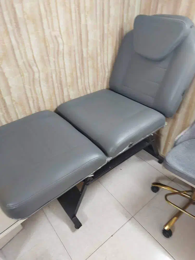 تخت مژه و ماساژ|آرایشگاه و سالن‌های زیبایی|شیراز, عفیف‌آباد|دیوار